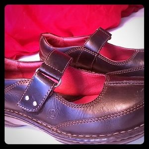 NWOT BORN shoes size 6